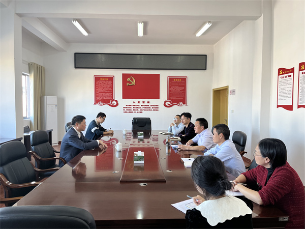 10月14日，常務副縣長詹凱赴集團調(diào)研指導工作.jpg