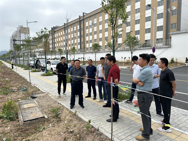 6月1日，詹縣帶隊調(diào)研揚之學(xué)校事宜，洪董，張總陪同。.jpg